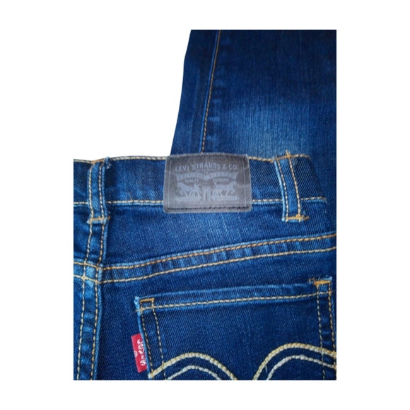 Girl's Gently worn dark wash Levi's Performance 710 supper skinny stylish jeans - Picture 5 of 13